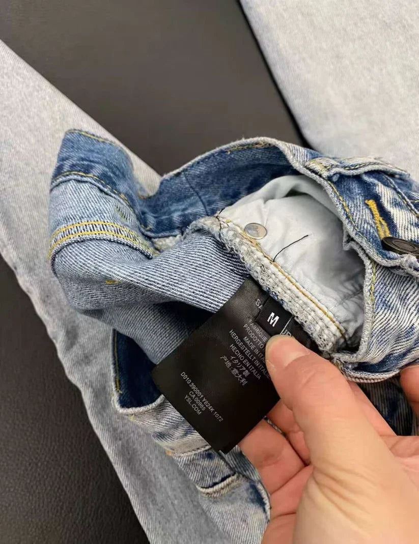 High-waisted jeans