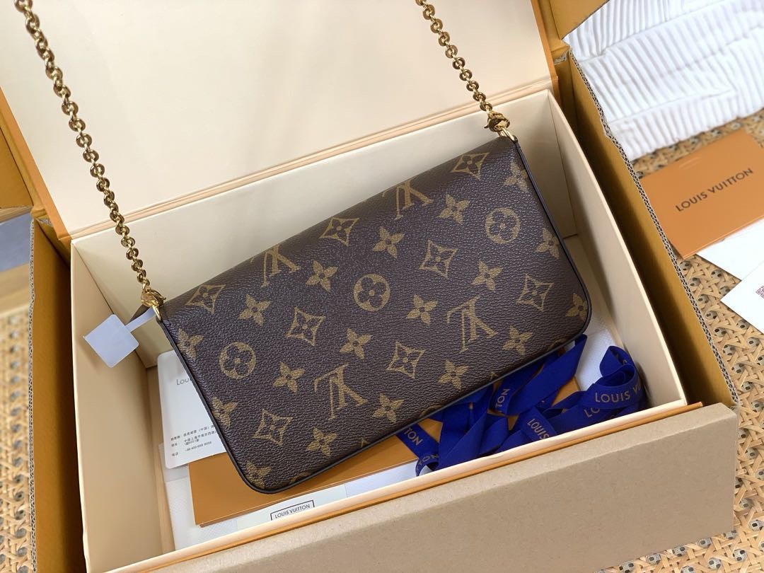 Pochette Chain Bag
