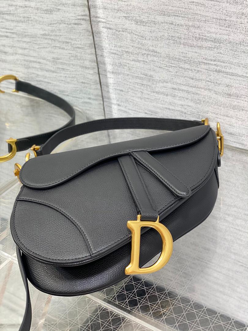 Elegant Curved Saddle Shoulder Bag